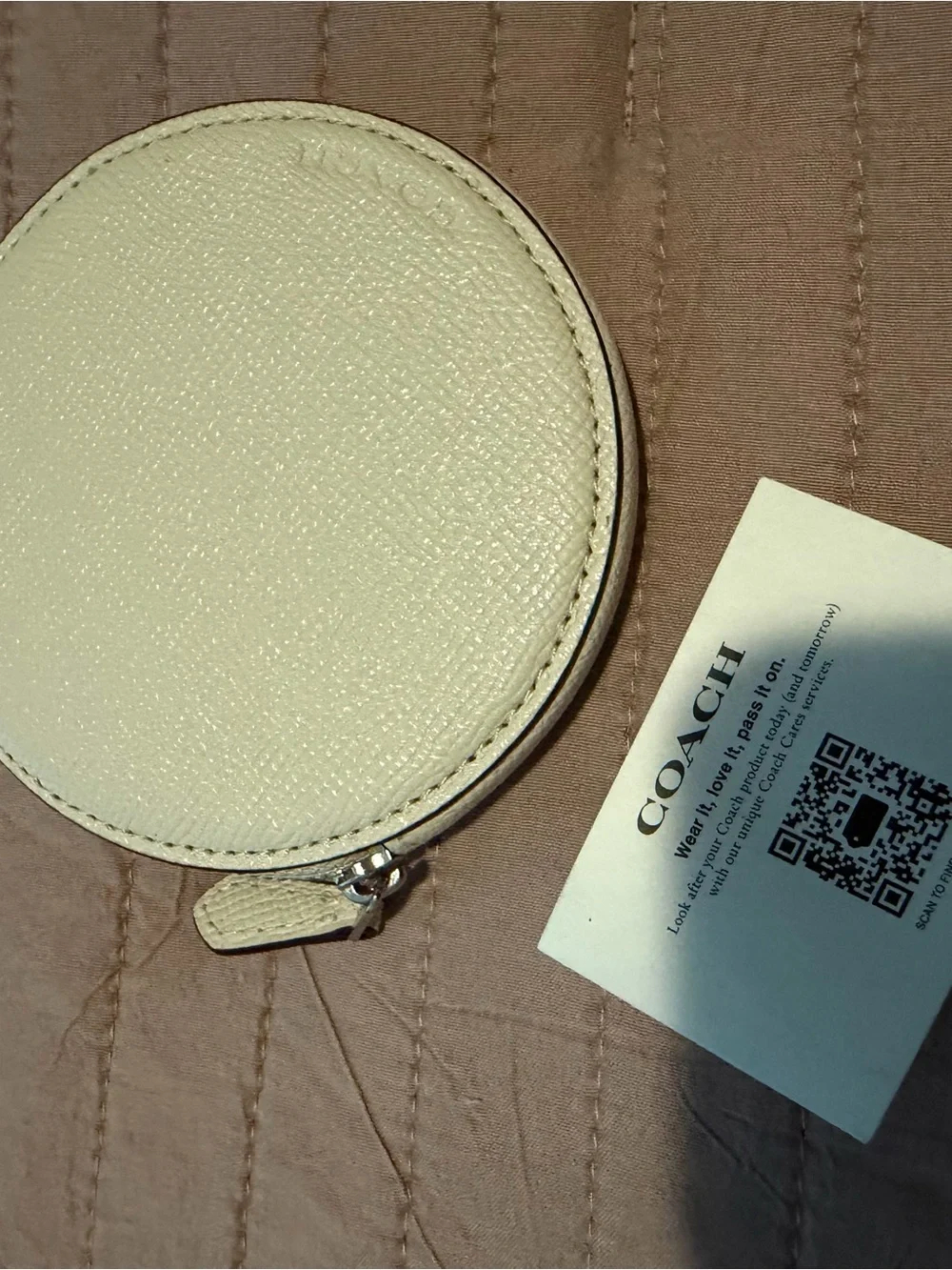 Coach round coin
